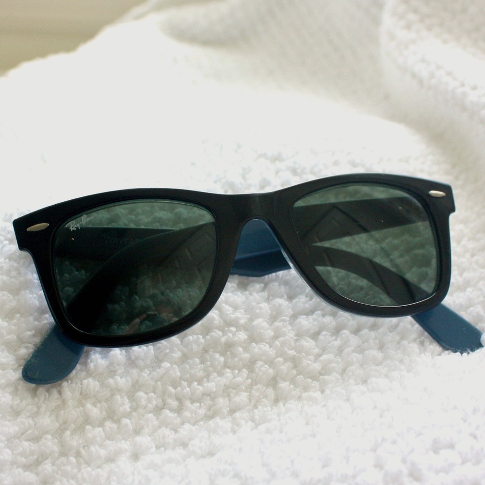 RAY-BAN Original Wayfarer Sunglasses RB2140